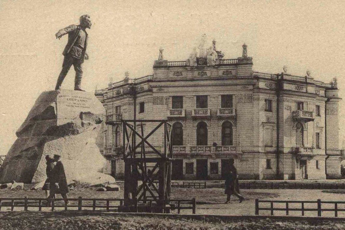 Про скелеты, Собинова и убийство в Губернском - «Уральский рабочий»